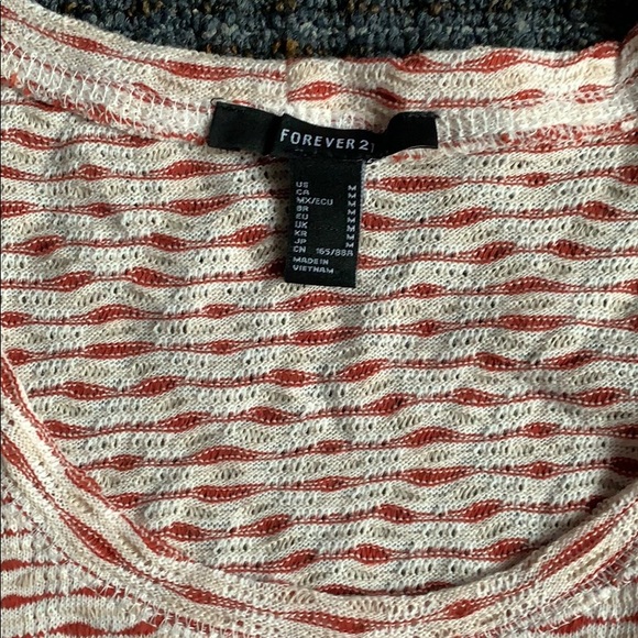 Striped Crop Top - Picture 2 of 2